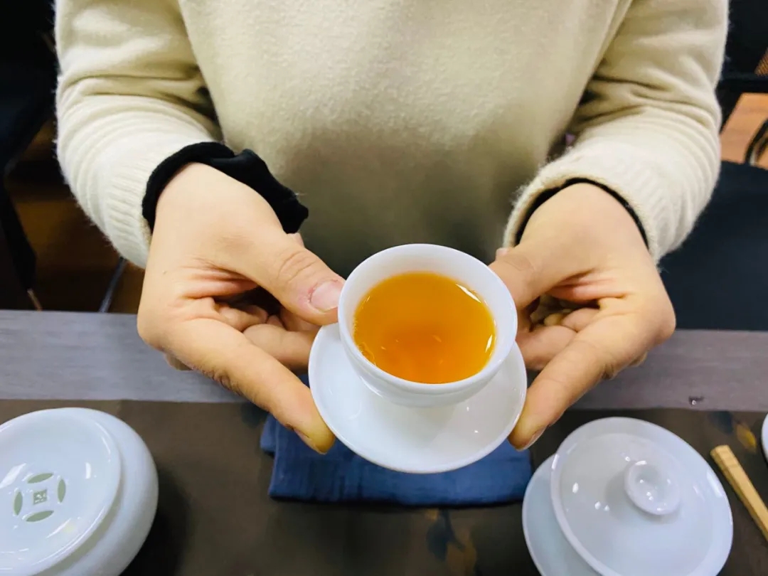 女神節(jié)快樂(lè)!三月花盛,品茗人生。